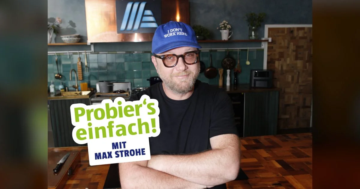 Sternekoch in Küche mit Kappe vor ALDI-SÜD-Format-Logo