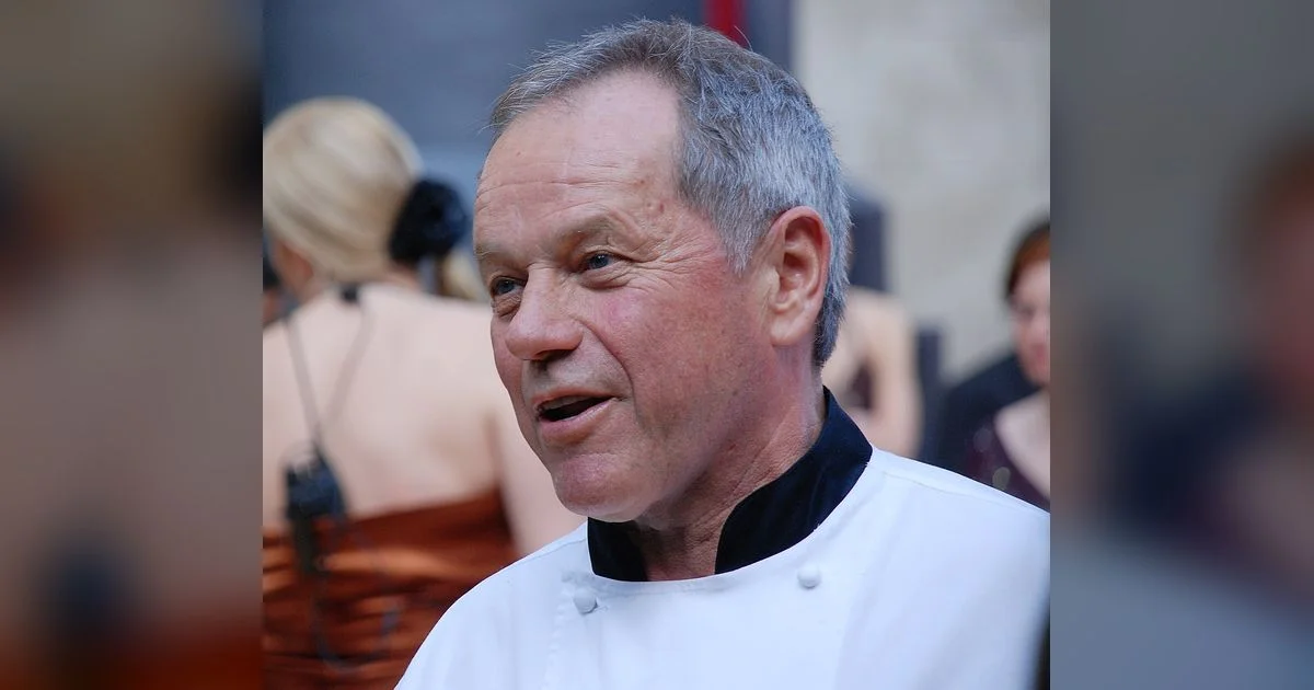 Wolfgang Puck in weißer Kochjacke bei der Oscar-Verleihung